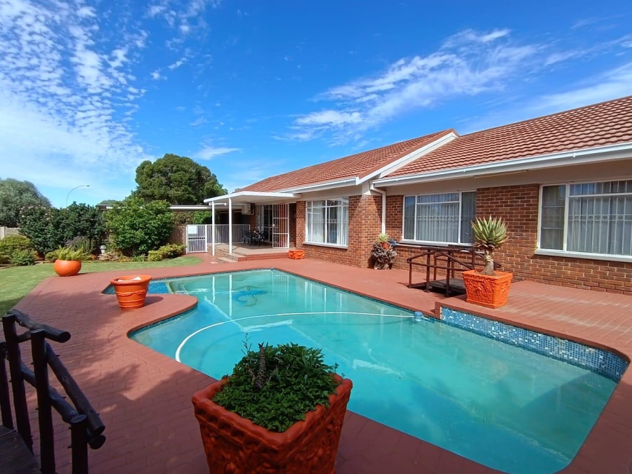 3 Bedroom Property for Sale in Fichardt Park Free State